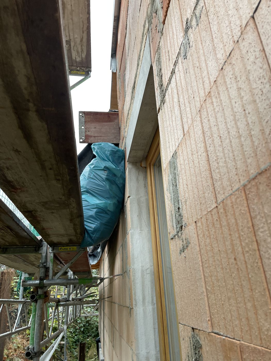 Fassadenarbeiten mit Gerüst, Neubau Kleinmachnow