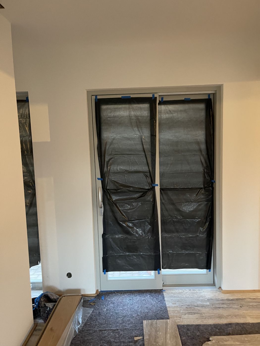 Neues Fensterelement, Sanierung in Potsdam