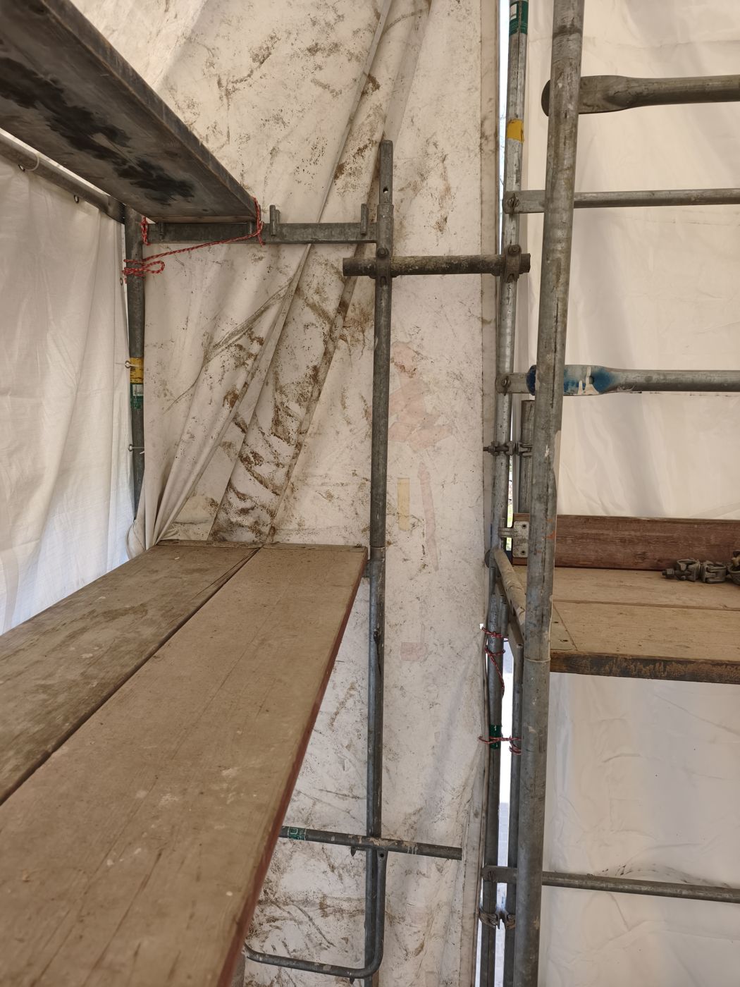 Gerüstarbeiten an der Fassade in Berlin-Kladow