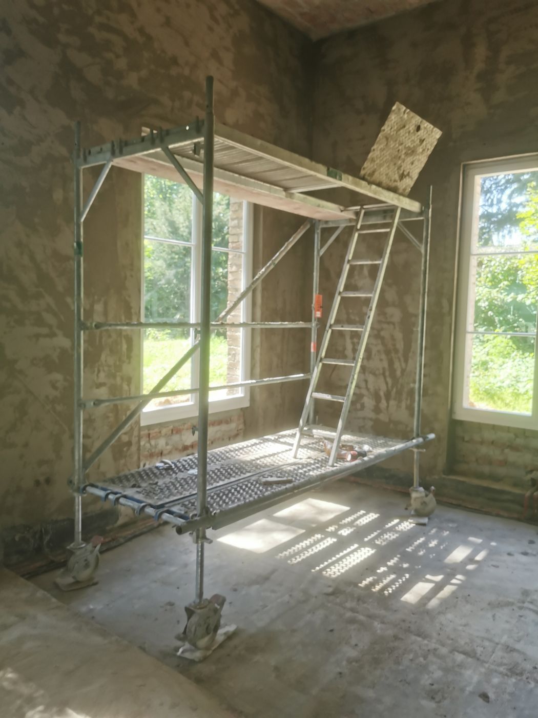 Innenausbau mit Gerüst, Sanierung Berlin-Kladow
