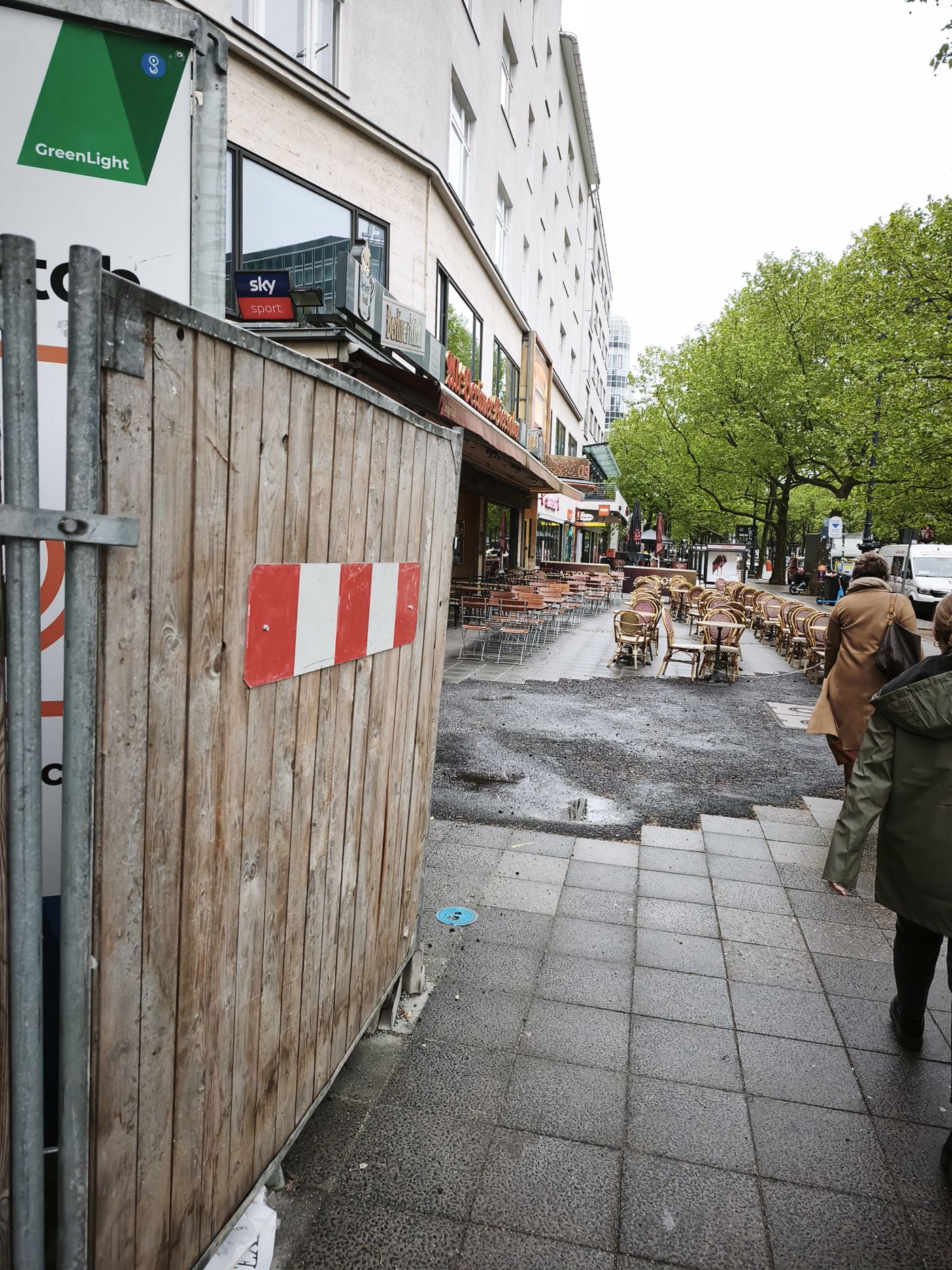 Eingerüstetes Bestandsgebäude am Kurfürstendamm